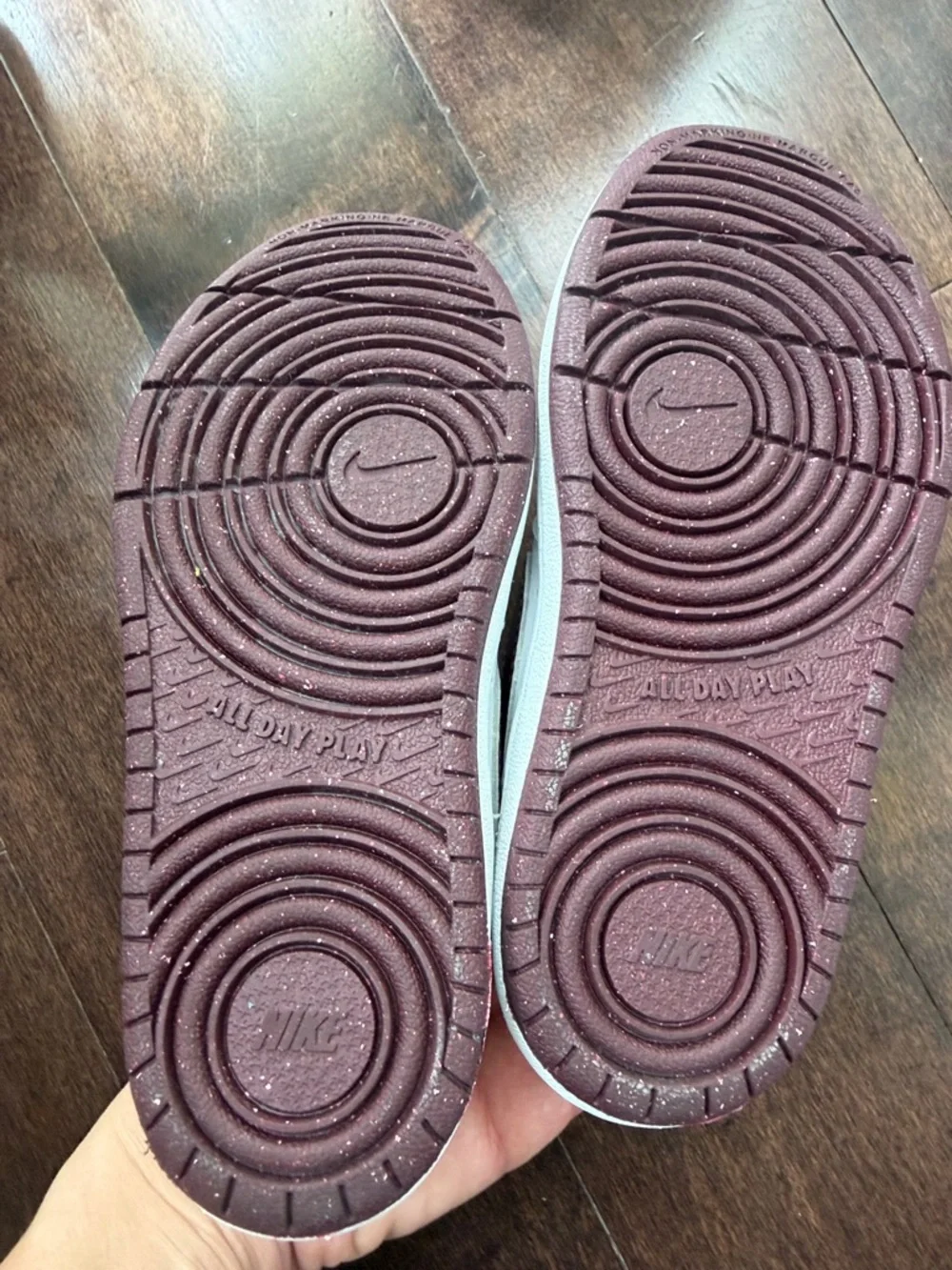 Nike Kids White Sneakers with Maroon Swoosh - Picture 3 of 5